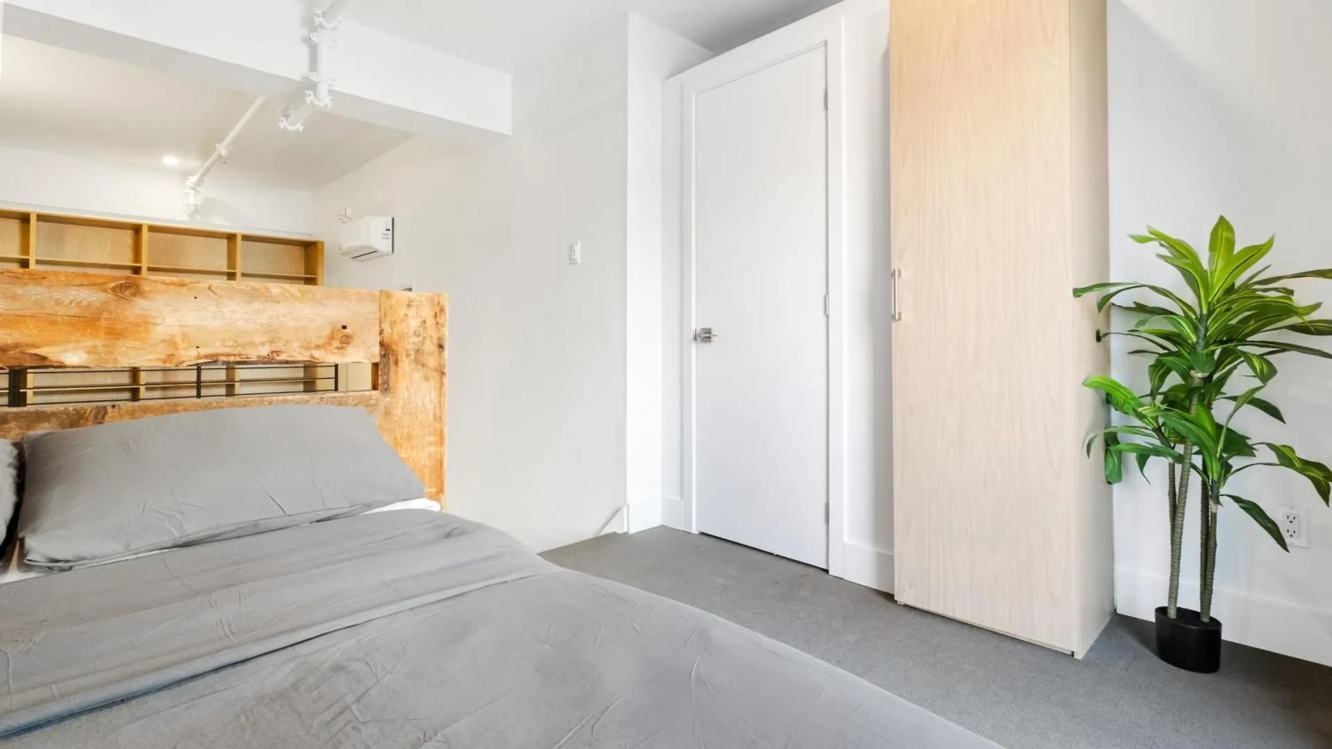 Beautiful Lofts In Downtown Montreal Apartment Canada