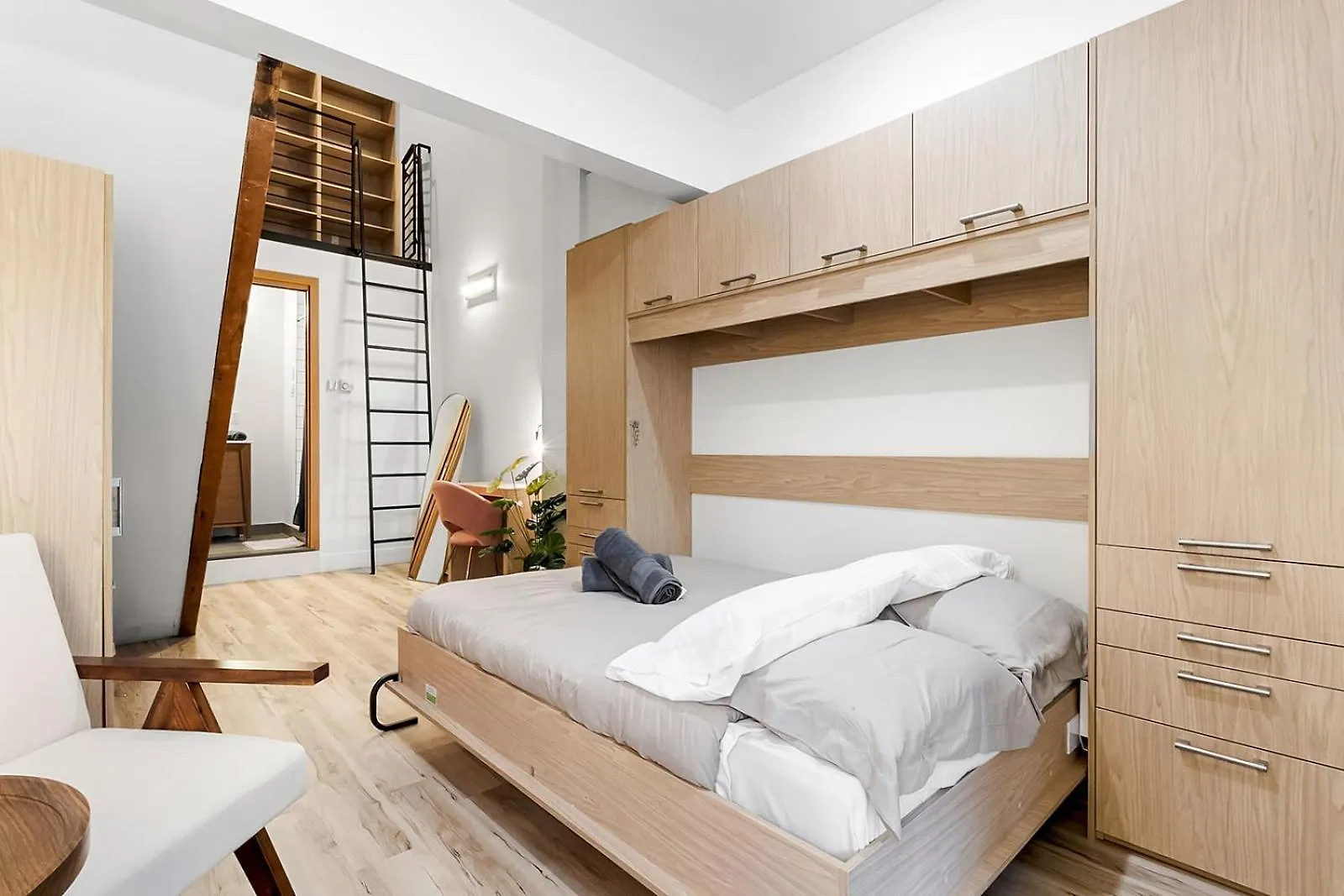 Beautiful Lofts In Downtown Montreal Apartment