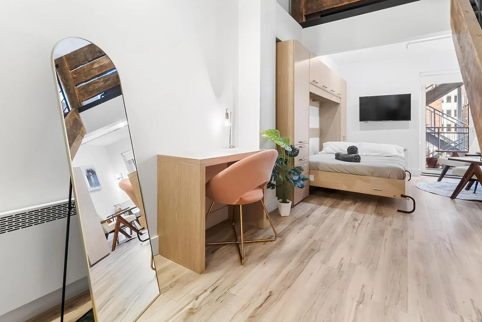 Beautiful Lofts In Downtown Montreal Apartment